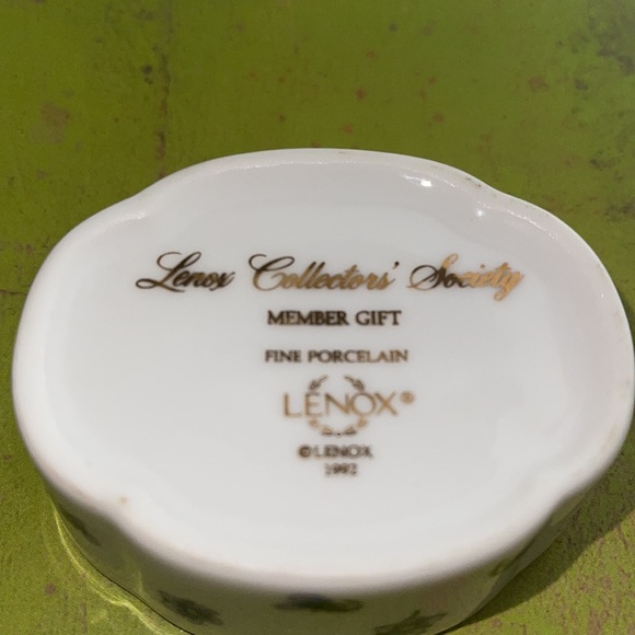 Lenox collectors Society trinket box - Picture 4 of 8